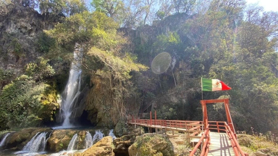 Así se ve la cascada El Aguacate en San Luis Potosí